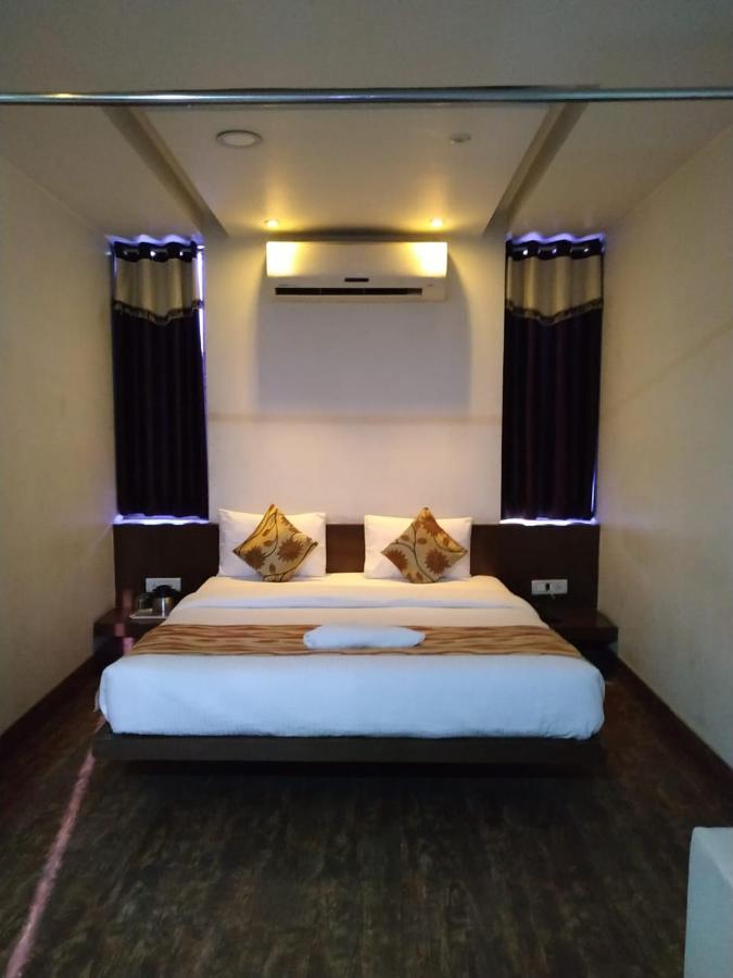 Varanasi Palace Екстериор снимка